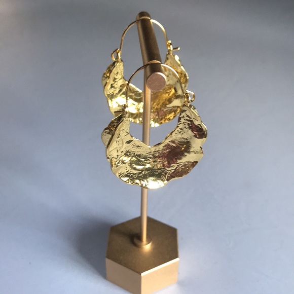 New! Crescent Moon Basket Earrings - Picture 10 of 16